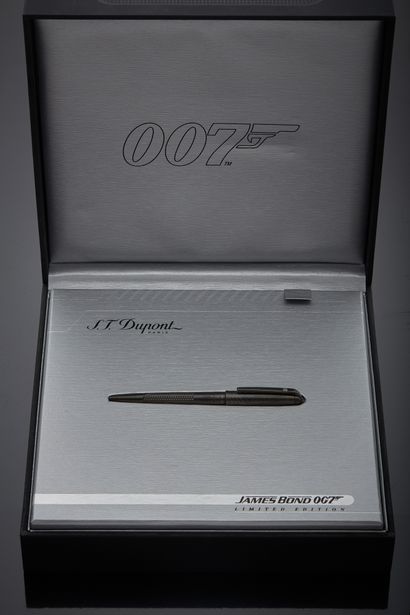 null ST DUPONT - Stylo à bille en métal noir modèle JAMES BOND édition Olympio, petit...