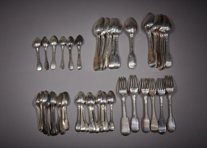 null Lot of silver flatware 1st title 925‰, plain model (mismatched) including fifteen...