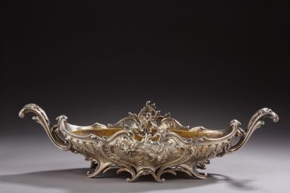 null Planter in silver 1st title 950‰, in the Art Nouveau taste, chased with flowers,...