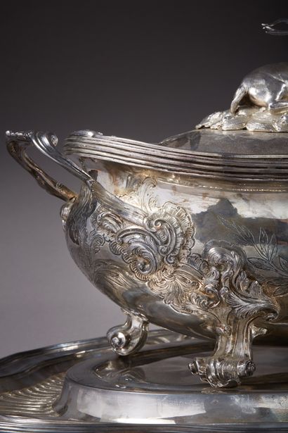 null Pair of tureens and their lining in silver 2nd title 800‰, of oval form, the...