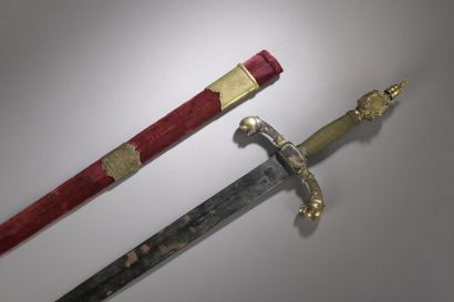 null CEREMONY PAREMENT SWORD, Venetian, possibly religious in character. Brass guard,...