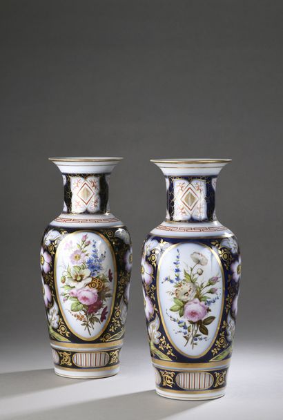 null BAYEUX or VALENTINE

PAIR OF VASES of ovoid form out of porcelain with polychrome...