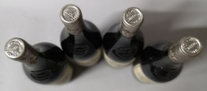 null 
4 bouteilles	 CHÂTEAU HAUT BRION - 1er Gcc Graves 	1976	




Étiquettes légèrement...
