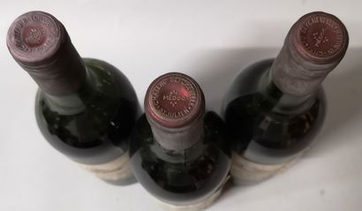 null 3 bouteilles 	CHÂTEAU BEYCHEVELLE - 4e Gcc Saint Julien	 1975	

Étiquettes tachées...