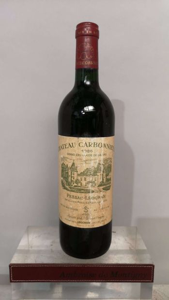 null 
1 bouteille de CHÂTEAU CARBONNIEUX - Pessac Leognan 1986

Étiquette tachée...