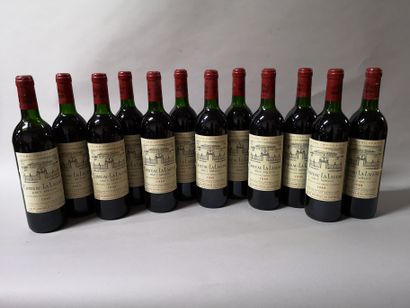 null 12 bouteilles	 CHÂTEAU LA LAGUNE - 3e Gcc Haut Medoc	 1989	

En caisse bois....