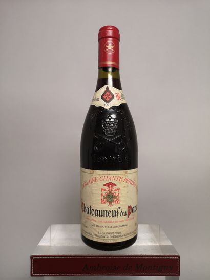 null 1 bouteille CHATEAUNEUF DU PAPE - Domaine CHANTE PERDRIX 1991 

Etiquette légèrement...