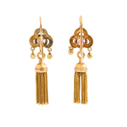 null Paire de boucles d'oreilles en or jaune 18K 750‰, en forme de trèfle ornées...