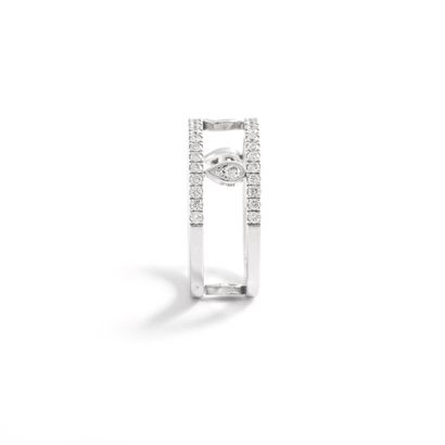 null 18K white gold 750‰ ring, consisting of two rings connected by piriform motifs,...