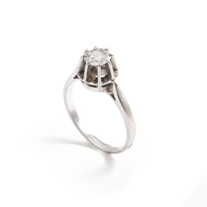 Solitaire in 18K white gold 750‰ and platinum...