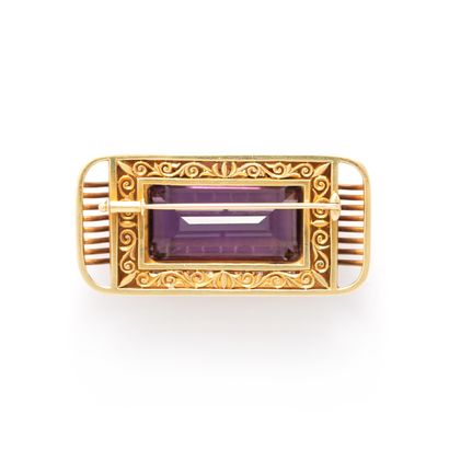 null 18K yellow gold 750‰ and platinum 850‰ geometric brooch set with a rectangular-shaped...