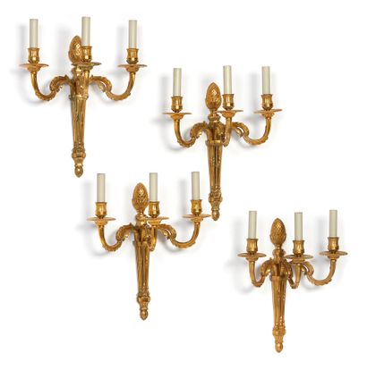 
Suite of three sconces with three lights...
