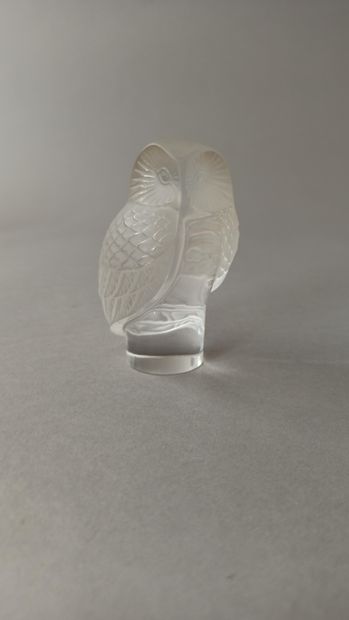 LALIQUE France

Radiator cap in crystal forming...