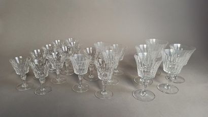 null BACCARAT 

Part of service model Piccadilly in crystal including : 

- 6 red...
