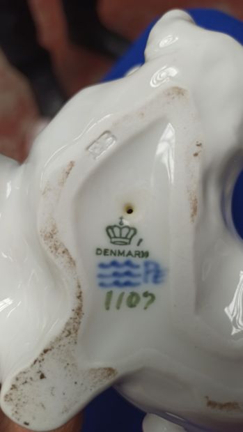 null ROYAL COPENHAGEN 

Bear fight 

Group in polychrome enamelled porcelain. 

Marked...