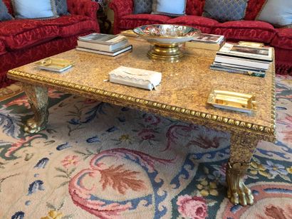 Table basse carrée en marbre et bronze doré...