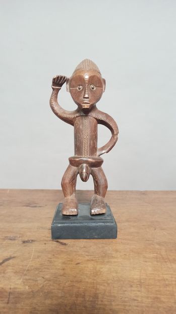 null Teke type statuette, DRC

Wood with light brown patina 

H. out of base. 27...