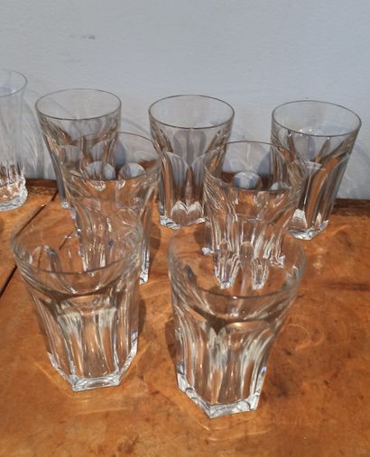 null BACCARAT

Suite of 7 orangeade glasses Harcourt model. 

Marks under the base....