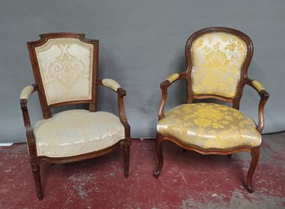 Set of two armchairs: 

- Cabriolet armchair...