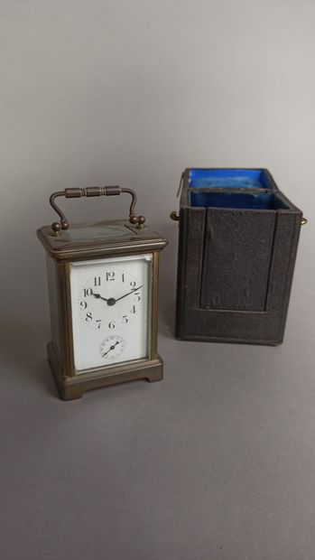 Officer's clock in brass. 

With its box...