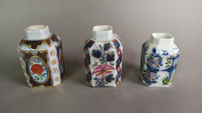 null BAYEUX and various

Lot including three porcelain tea boxes with polychrome...