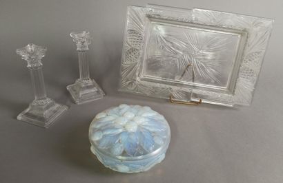 Lot including: 

- ETLING. Candy jar in opalescent...