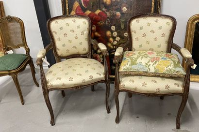 Pair of cabriolet armchairs in molded and...