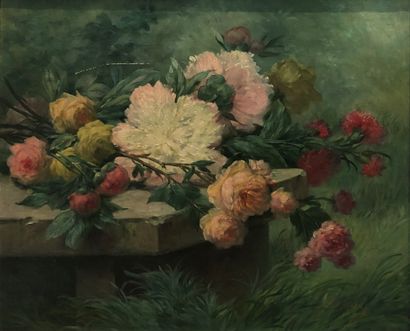 null Edmond MAIRE (1862-1914)

Jetée de roses et pivoines

Huile sur toile signée...