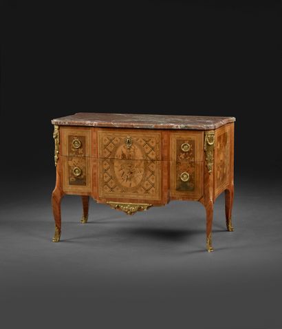 null Commode en bois de placage et marqueterie florale, ouvrant par deux tiroirs...