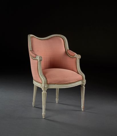 Moulded and cream lacquered wood chair, gondola-shaped...