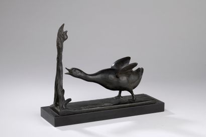 null Maurice Prost (1894-1967) 

The goose and the snail

Bronze with brown patina

Signed...