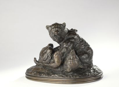 null Paul-Edouard Delabrièrre (1829-1912) 

Bear fight

Bronze with brown patina

Signed...