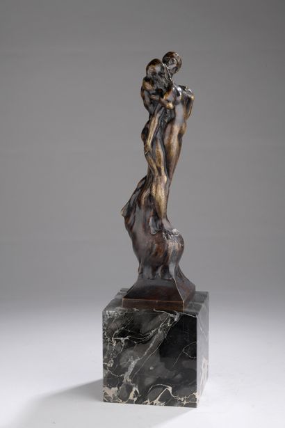 null Paul Moreau-Vauthier (1871-1936)

The kiss

Bronze with light brown patina 

Signed...