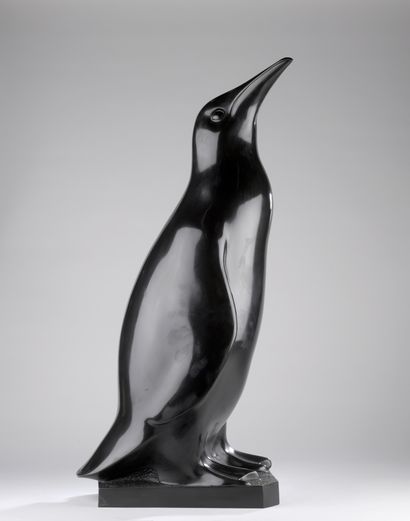 null François Galoyer (1944)

Royal Penguin

Bronze with black patina 

Signed and...