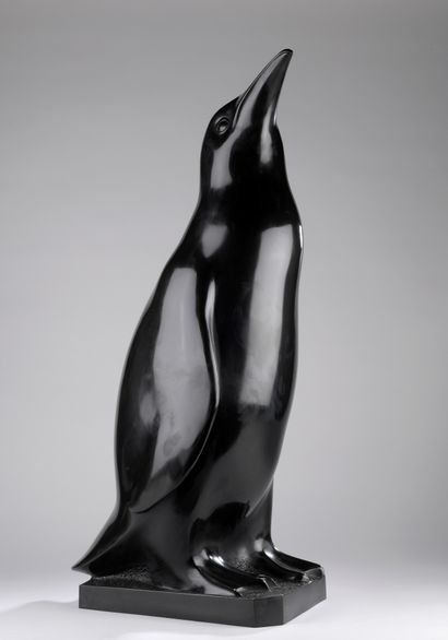 null François Galoyer (1944)

Royal Penguin

Bronze with black patina 

Signed and...