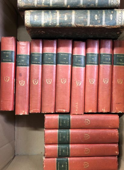 null Two boxes of law books including :

1/ - Henrion de Pensey. - Le Traité des...