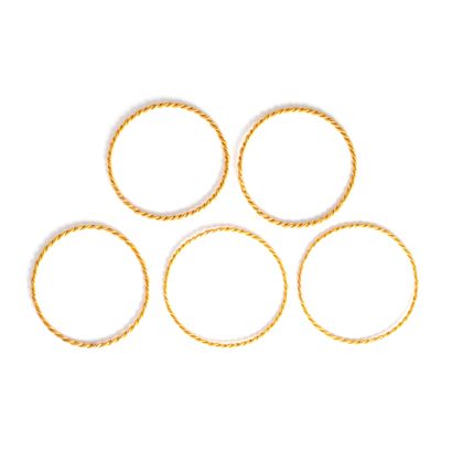 null Set of five 18K yellow gold 750‰ twisted bracelets.
Wear consistent with age...