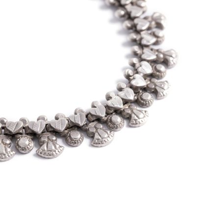 null Silver 800‰ necklace.
Wear consistent with age and use, chipping and missing.
Length:...