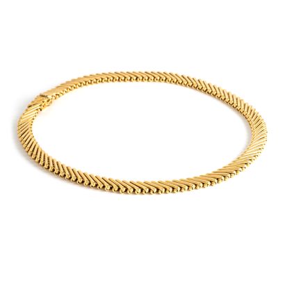 null 18K yellow gold necklace 750‰. 
Wear consistent with age and use, slight chips.
Length:...