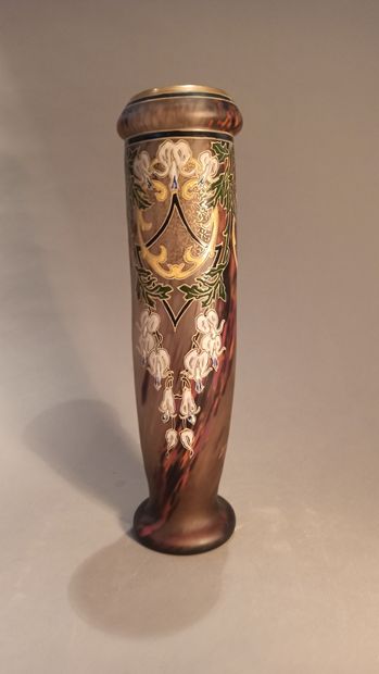 null LEGRAS
Cylindrical vase with a slightly overflowing base. Industrial print made...