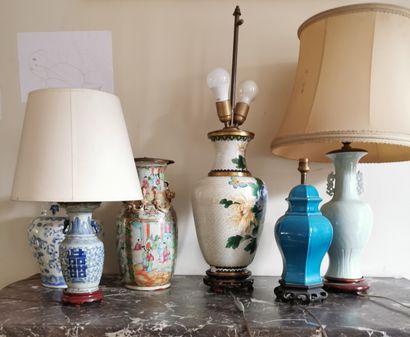 Lot of four vases and a vase mounted in lamps,...