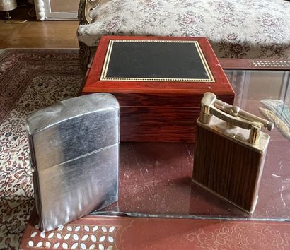 null Lot including a cigar humidor, a blackened wood jewelry box with flowers decoration...