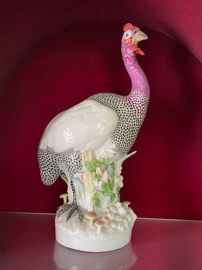null Pair of turkeys in polychrome enameled porcelain. 
Germany, 19th century 
H....