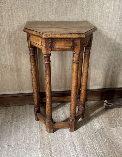 null Stool of cantor in oak.
19th century 
62,5 x 34,5 x 39 cm