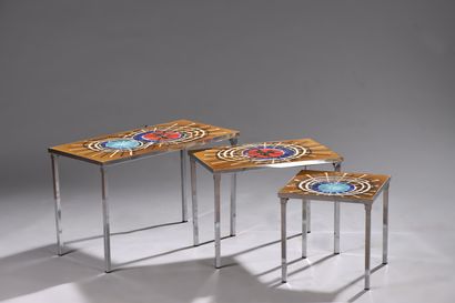 null Attributed to Juliette BELARTI (XX)
Three nesting tables, ceramic top and metal...