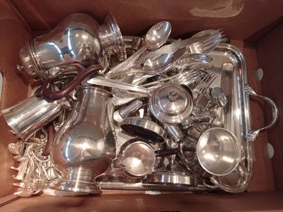 Lot in silver plated metal.
We joined a pie...