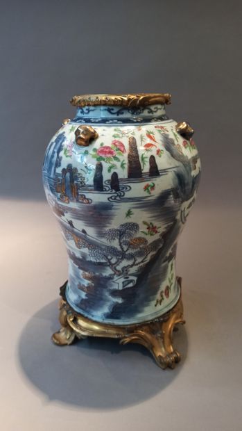 null Porcelain vase decorated in cobalt blue underglaze overdecorated with gold on...