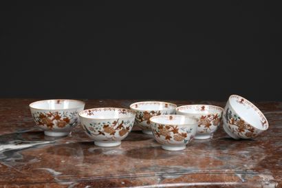 null Six sorbets en porcelaine à décor de fleurs et oiseaux.
Chine, XVIIIème siè...