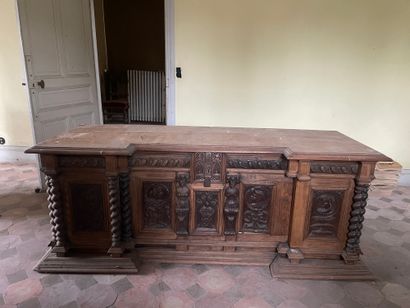 null Oak pedestal desk with panel front, pilasters and twisted columns simulating...