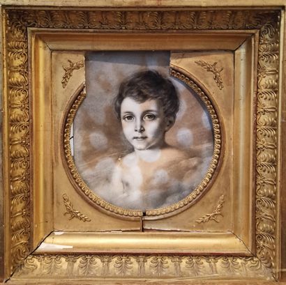 null F. ROBERTSON (Actif au XIXème siècle).
Portrait d'un enfant
Dessin au fusain...